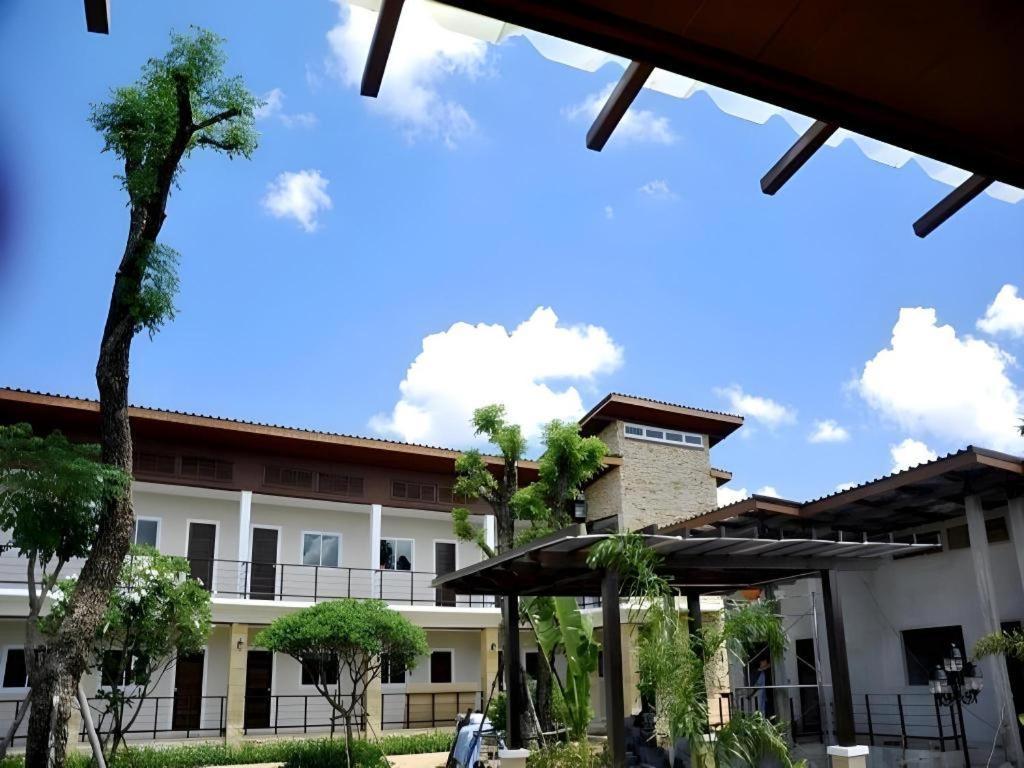The Park Nangrong Resort Nang Rong Exterior foto