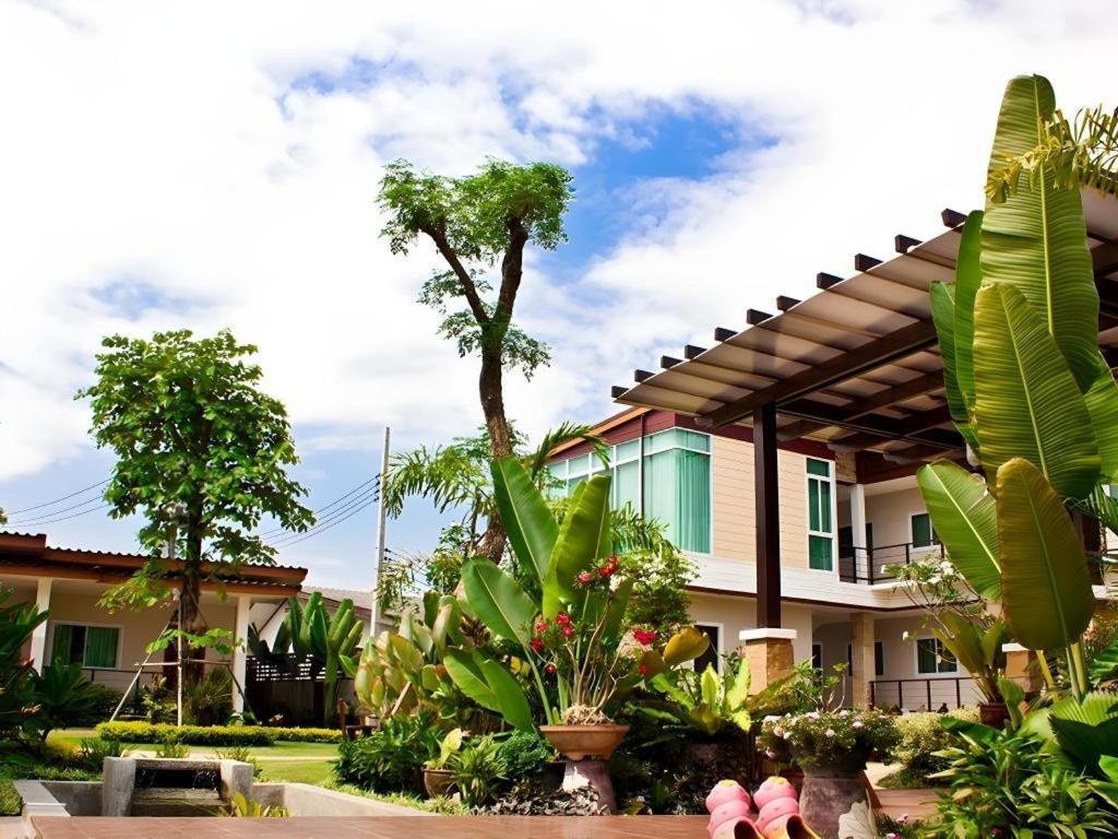 The Park Nangrong Resort Nang Rong Exterior foto