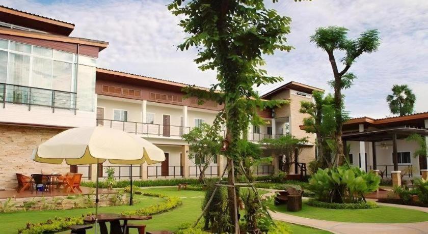The Park Nangrong Resort Nang Rong Exterior foto